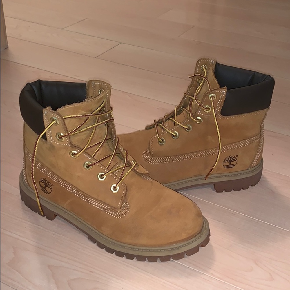 Cognac brown leather trim timberland boots